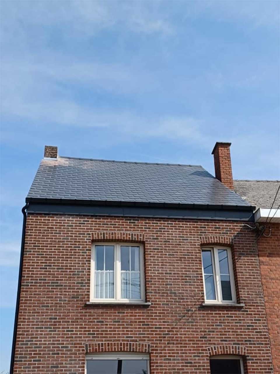 Toiture ardoises et finitions de zinguerie soignées